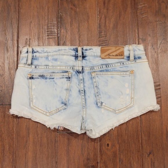 Denim/Cotton Zanadi Shorts. Size 9 - Picture 7 of 8